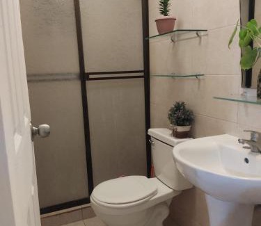 Vista Alegre Casa | Cómoda Habitación 2