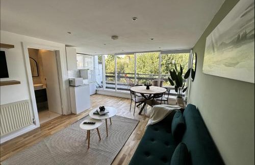 Primrose Hill Apartamento | Primrose Hill Apartment with Balcony