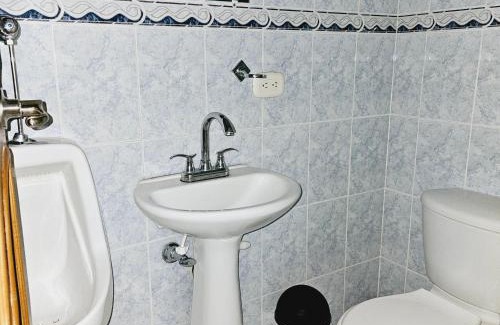 La Castellana Casa | A Habitacion doble baño compartido