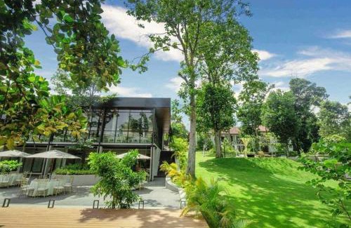 Kaduwela Hotel | Villa Crystals