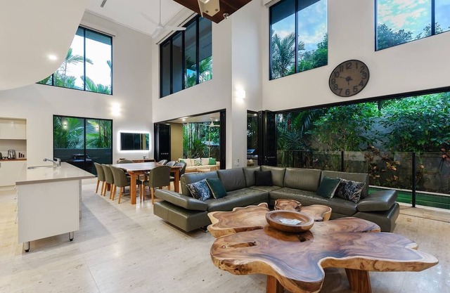 Flagstaff Pavillion A Lush Subtropical Paradise