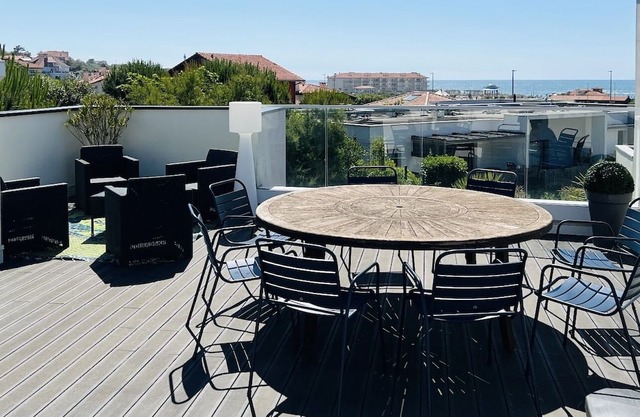House and Rooftop 80 m2 Sea View, Garden. Beach at 100 m, golf course 300 m