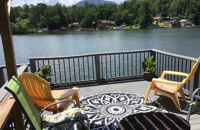 Cozy Lake House retreat with beautiful fall foliage.