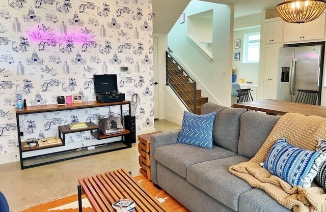 Cute Dog-Friendly Home in Trendy East Austin with Private Fenced Yard
