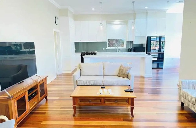Classic Meets Modern in Central Wagga
