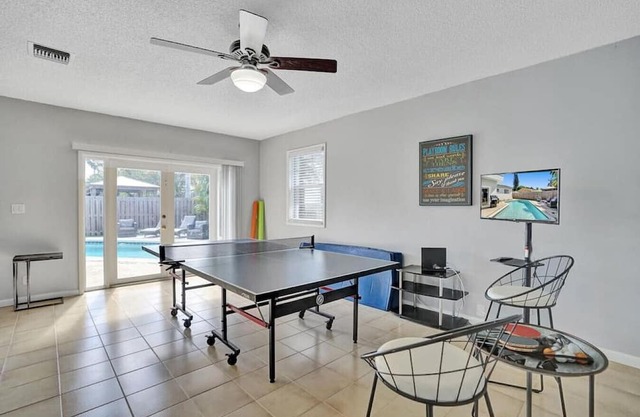 4 Bedroom Home with Game Room & Pool