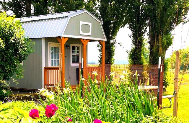 Cozy.Quiet.Just Right -Glamp in Comfort
