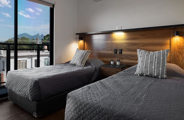Luxurious apartment near Doctors Hospital