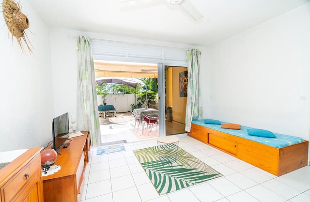 Rainui Cosy Apartment Pool and Garden in Punaauia