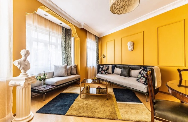 Exclusive Flat with Balcony, 5 minutes to İstanbul