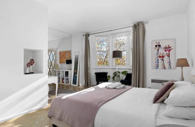 Spacious St Kilda Escape - City Views