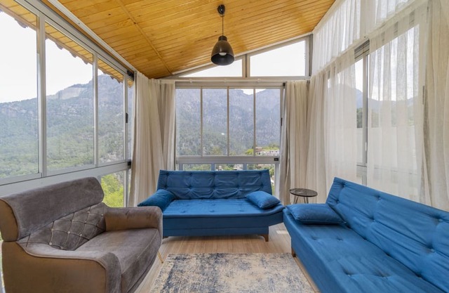 Convenient and Picturesque Apartment in Antalya