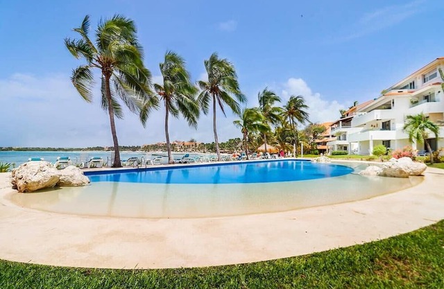 Beachfront Paradise 2 BR in Puerto Aventuras