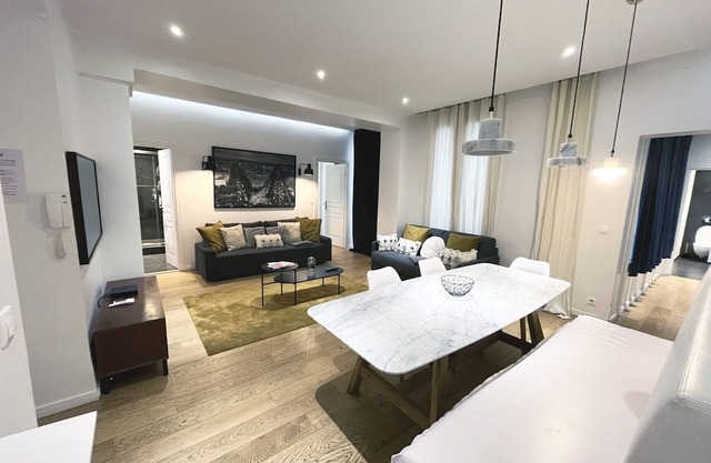 Urban Flat 69 - Beautiful Parisian Apartment in Center of Paris