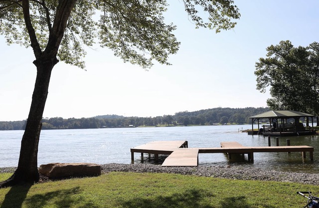 Beautiful, Modern Lakehouse on Watts Bar Lake