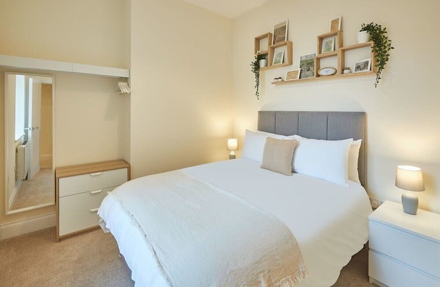 Host & Stay | South Cliff Apartment