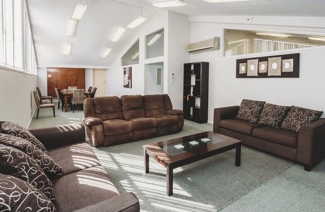 FOUR THE FAMILY - SLEEPS 10: 3 BR, 1 BA House in New Plymouth, Sleeps 10
