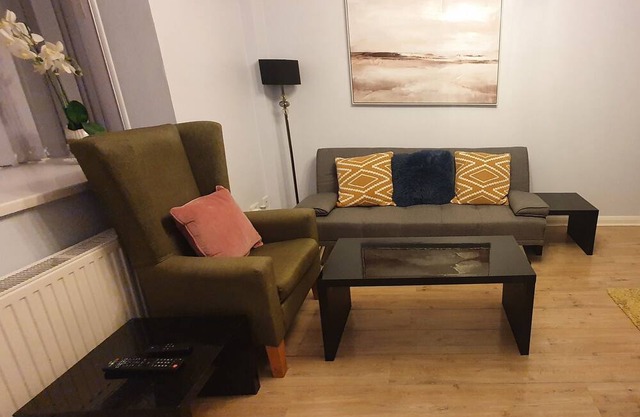 2 Bedroom , Tastefully furnished End of terrace house