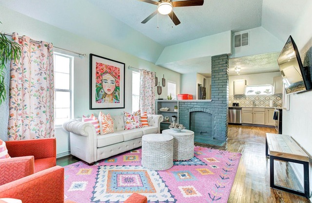 Snuggle Inn - satisfy your wanderlust in Central NW OKC