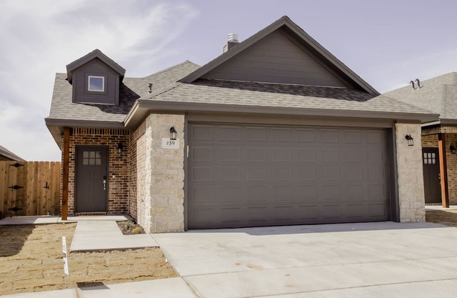 ★NEW HOME★Near TTU★3BR/2BA★Gated Community★