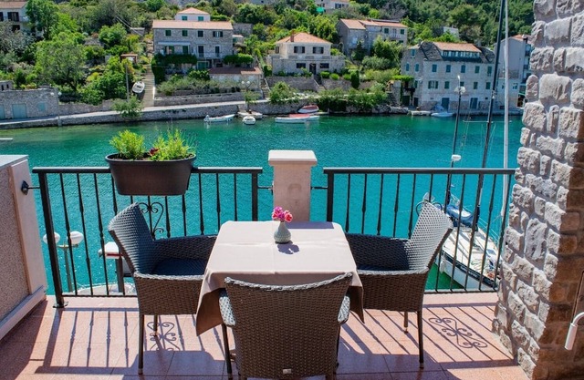 Daira - Great Location - A1