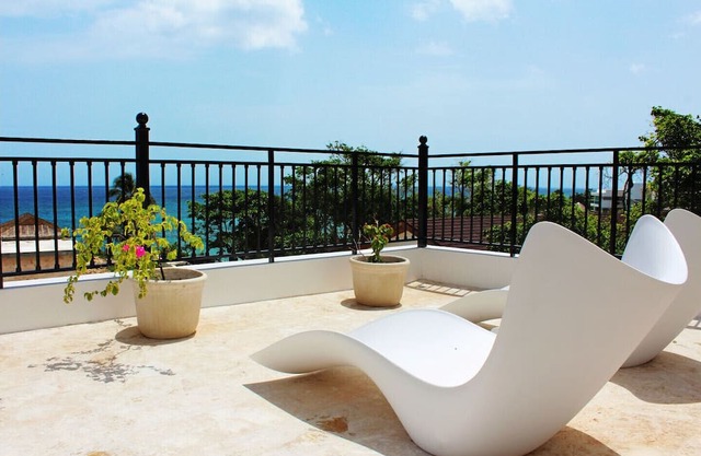 Oceanview Penthouse one-bedroom apartment