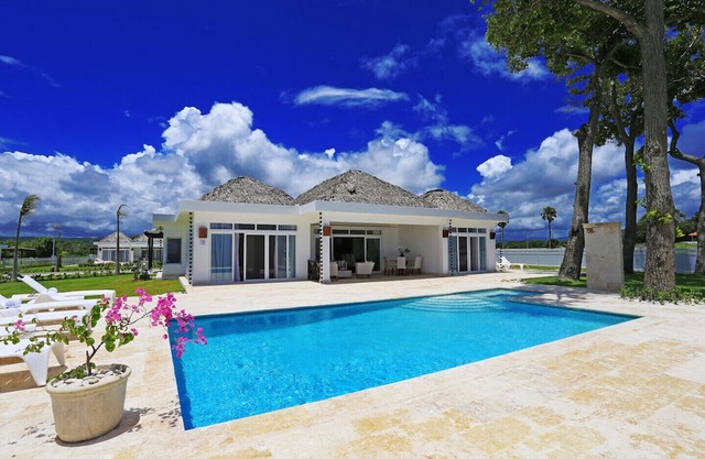 Villa de lujo de 3 dormitorios frente al mar No6