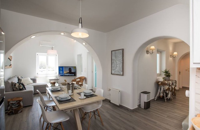 TIIFANYS VILLAS - PRIVATE Villa & Private Pool with Sea View
