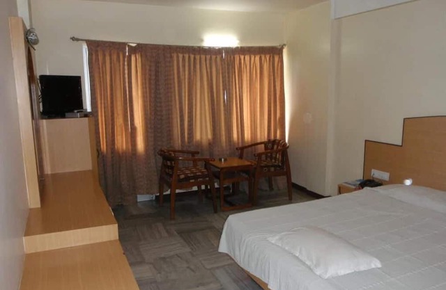 Duplex Rooms with Roof top restaurant Stay/Madurai