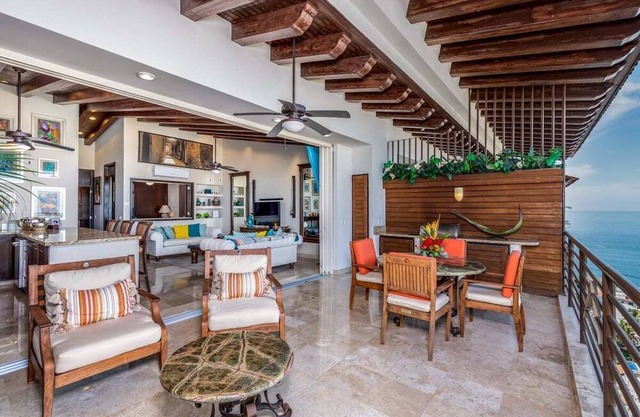Casa Helene! 2BR Luxe Penthouse! Stunning Views!