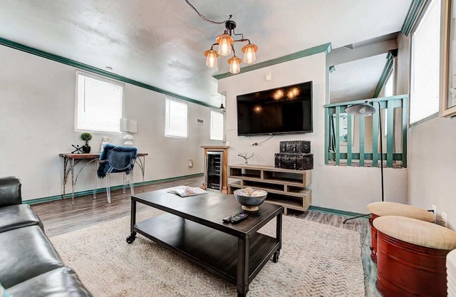 Indie Escape I-stone’s throw to Plaza District