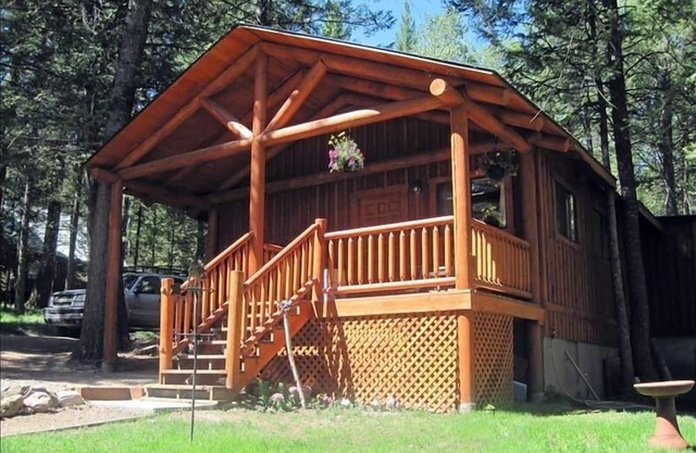 Acogedora cabaña para invitados junto al lago Henry y cerca de Yellowstone