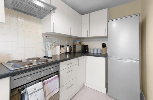 Modern 2 Bedroom Apt in Broadlands Court