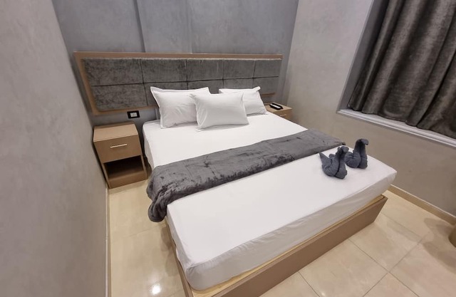 Cairo Plaza Manchester Hotel