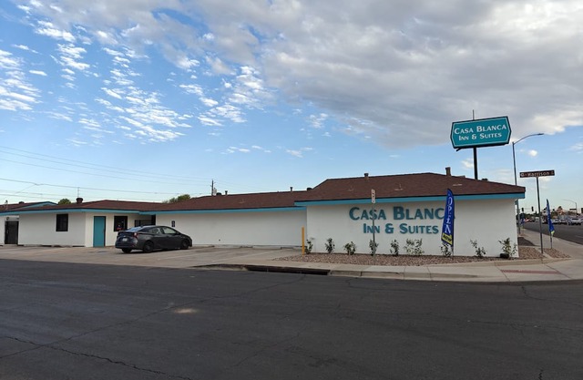 Casa Blanca Inn and Suites