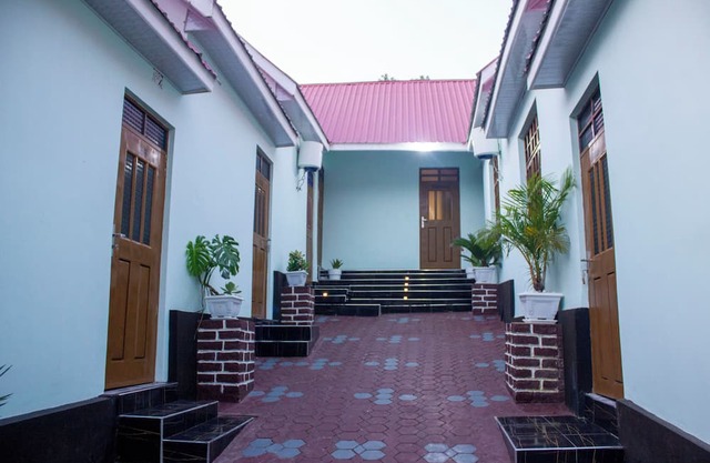 SANAWARI LODGE