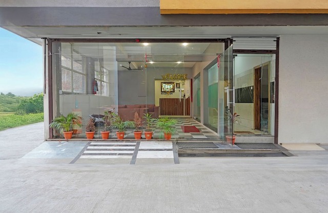 Fabexpress Shyam Palace