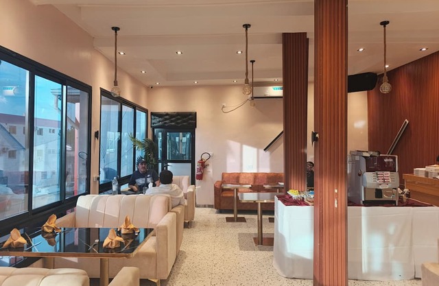 NEWTOWN PALACE HOTEL