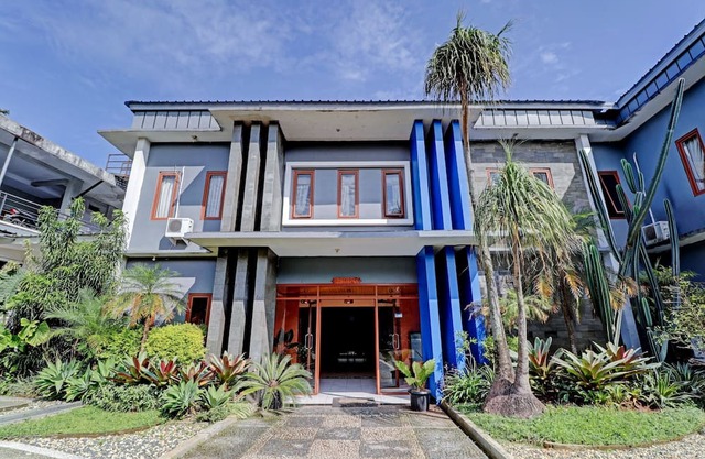 SPOT ON 92475 Rc Homestay Syariah