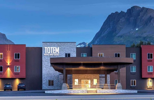 Totem Hotel and Suites