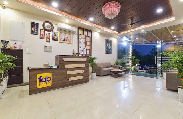 Fabhotel Shiv Palace