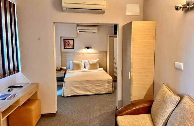 Expo Hotel