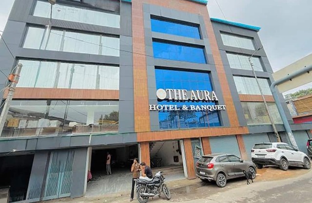 Fabhotel The Aura