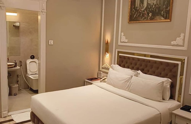 Anant Palace Hotel