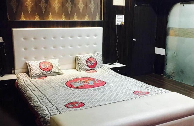 HOTEL SHIV SADHNA