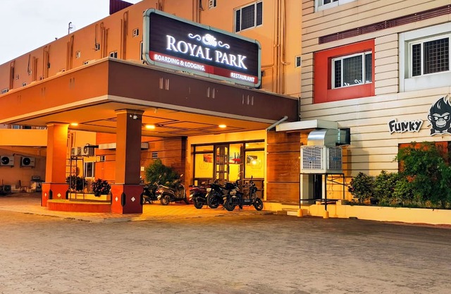 THE ROYAL PARK