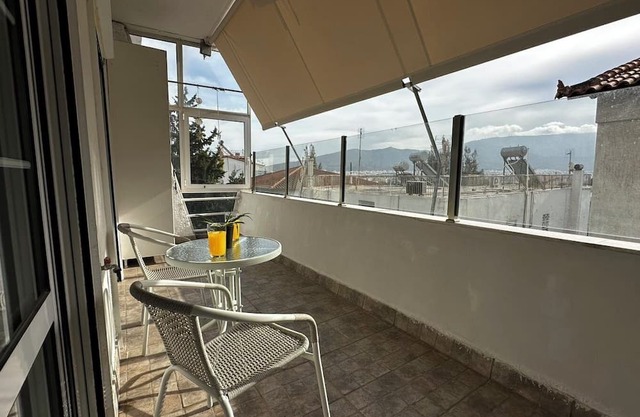 15 mins from Athens Acropolis. GALA House in Psychiko the safest area in Athens