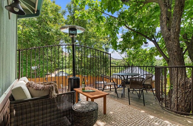 The Tree House Pool & Spa + Oak Creek Access