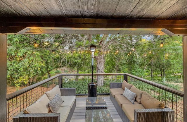 The Creek House Pool & Spa + Oak Creek Access