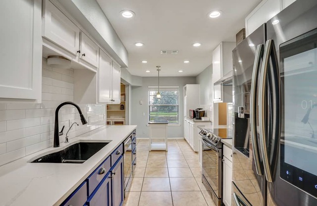 3 Mi to Lake Arlington: Texas Family Home